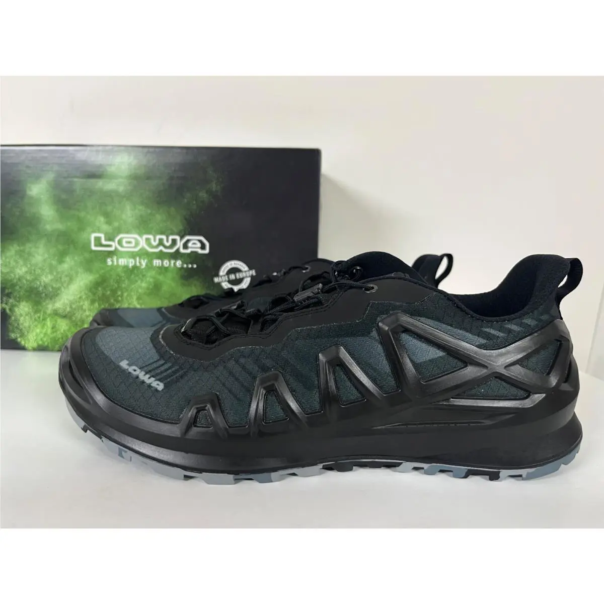 Lowa shoes - LOWA Merger GTX Lo Hiking Boots - 310431 - Black 1
