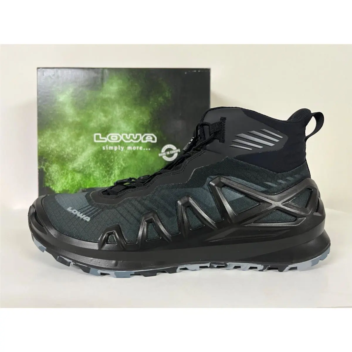 Lowa shoes - LOWA Merger GTX Mid Hiking Boots - 310430 - Black 0