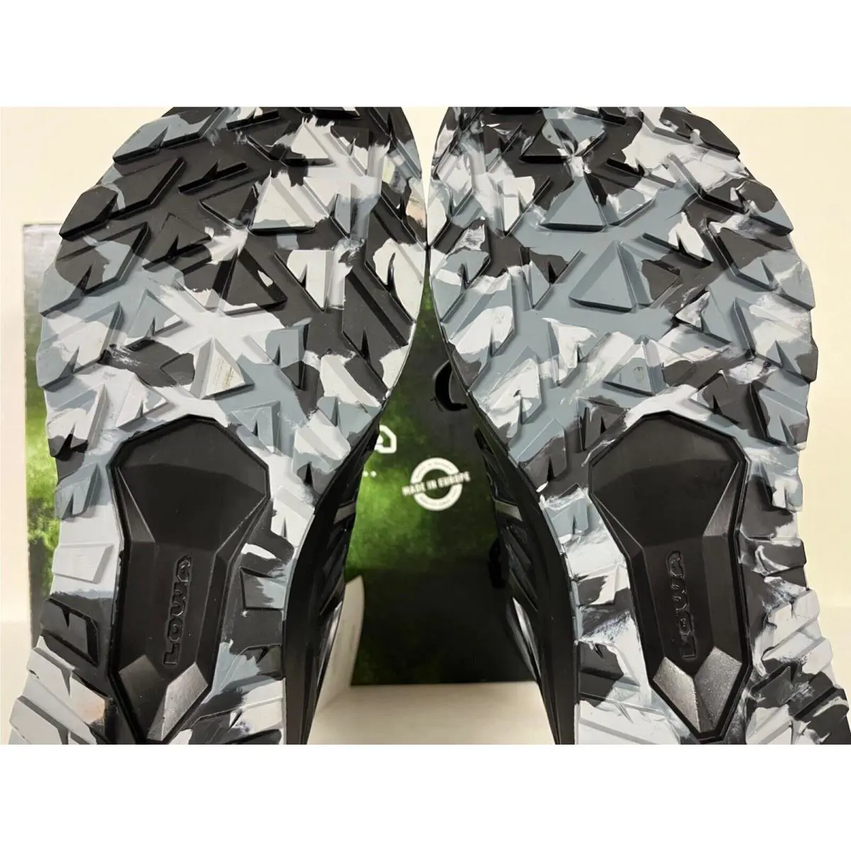 Lowa shoes - LOWA Merger GTX Mid Hiking Boots - 310430 - Black 33