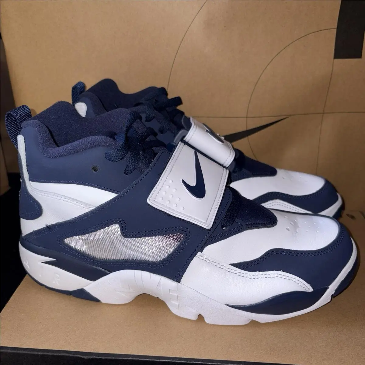 Nike Air Diamond Turf `dallas Cowboys` White Navy Size 9.5 Nby FZ8224-101 - Blue