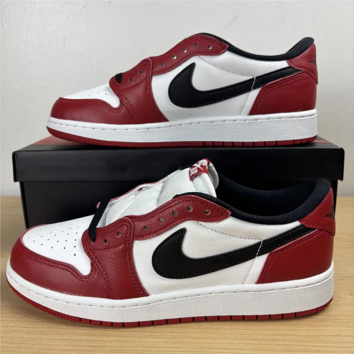 Nike shoes - Air Jordan 1 - Air - HQ6998-600 - Red 1