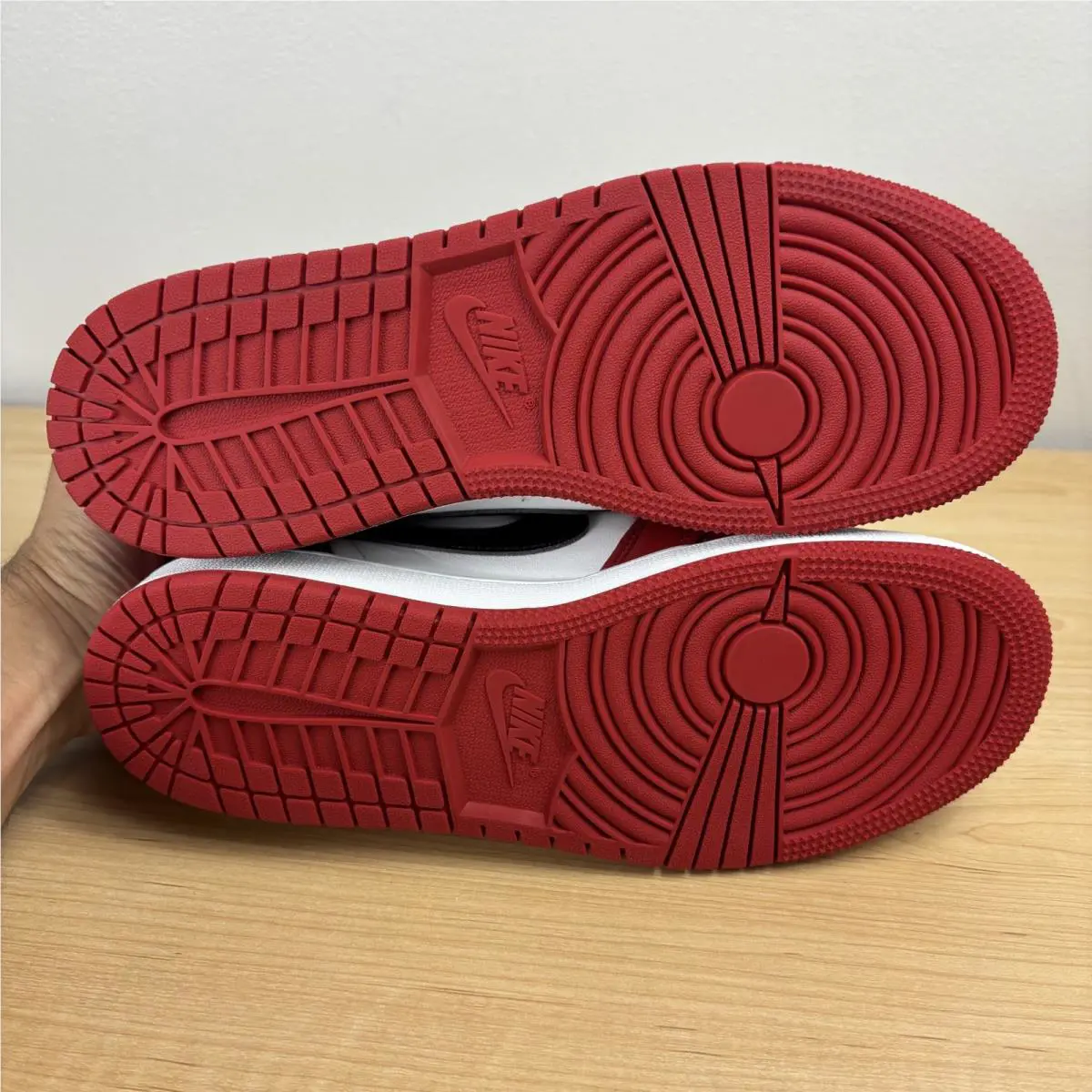 Nike shoes - Air Jordan 1 - Air - HQ6998-600 - Red 4