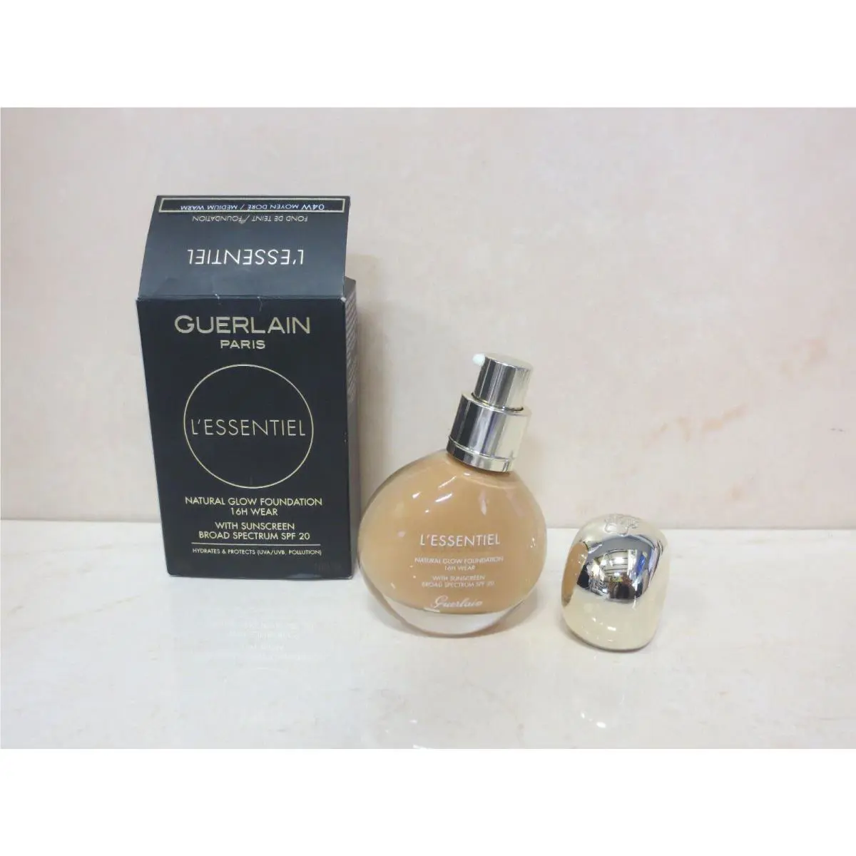 Guerlain L`essentiel Natural Glow Foundation Spf 20 04W Medium Warm 1 OZ Boxed