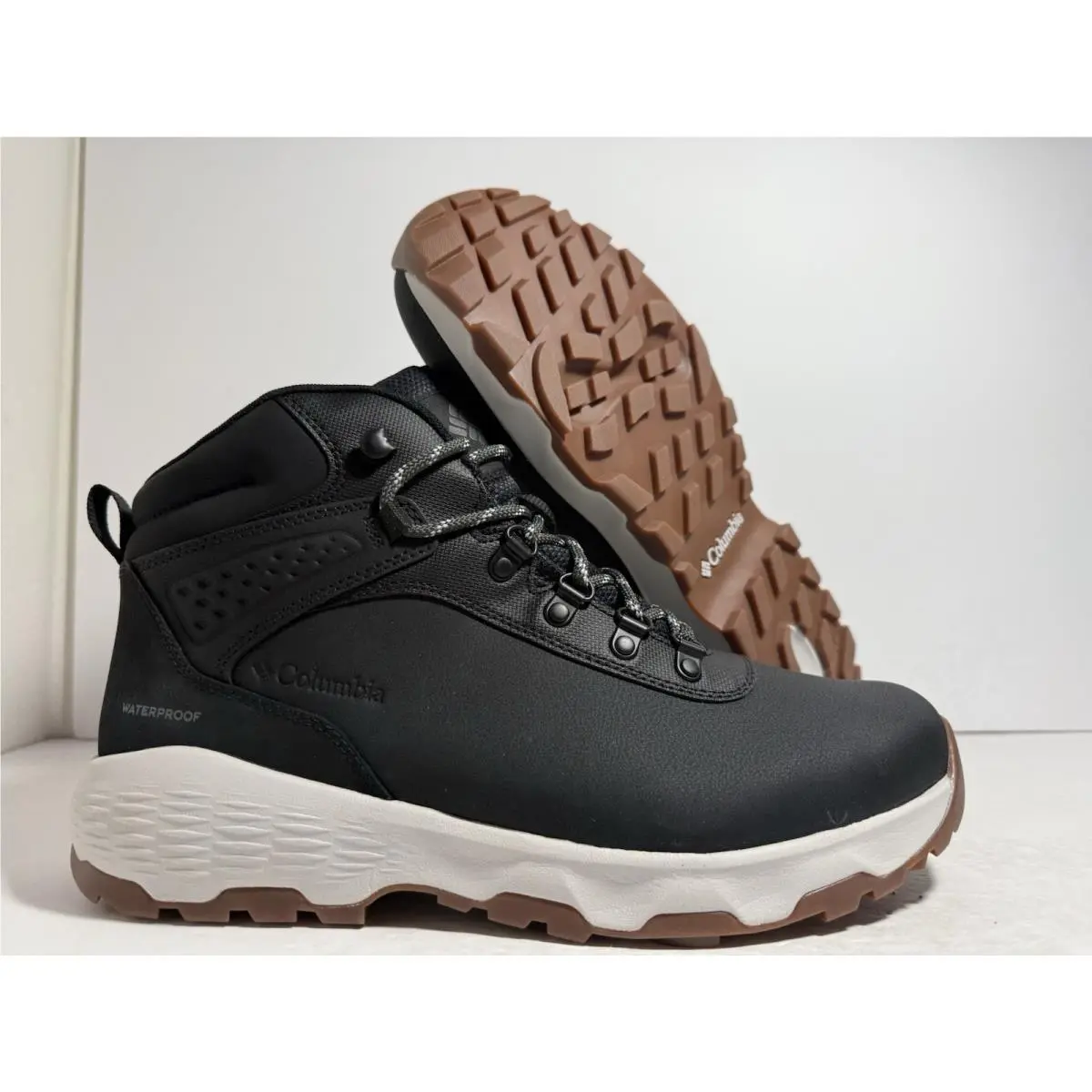 Columbia Newton Wander Ltr Boot - Wide Width Men`s Size 10.5 Black White