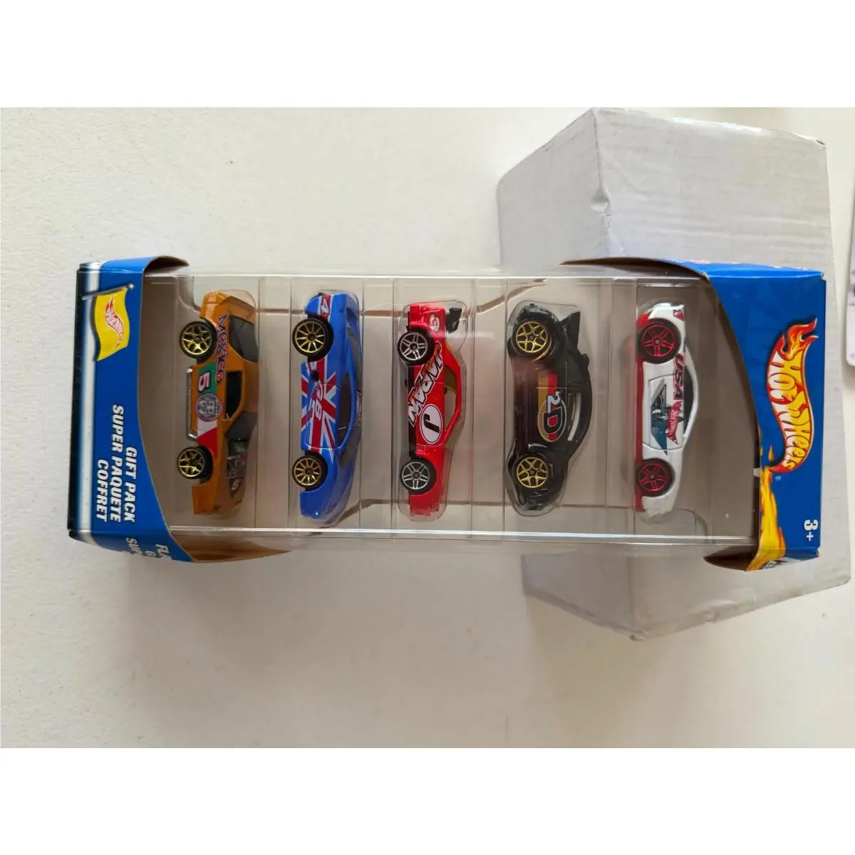 Hot Wheels Flag Flyers 5 Pack Skyline Gt-r R32 Camaro XJ220 Beetle L75
