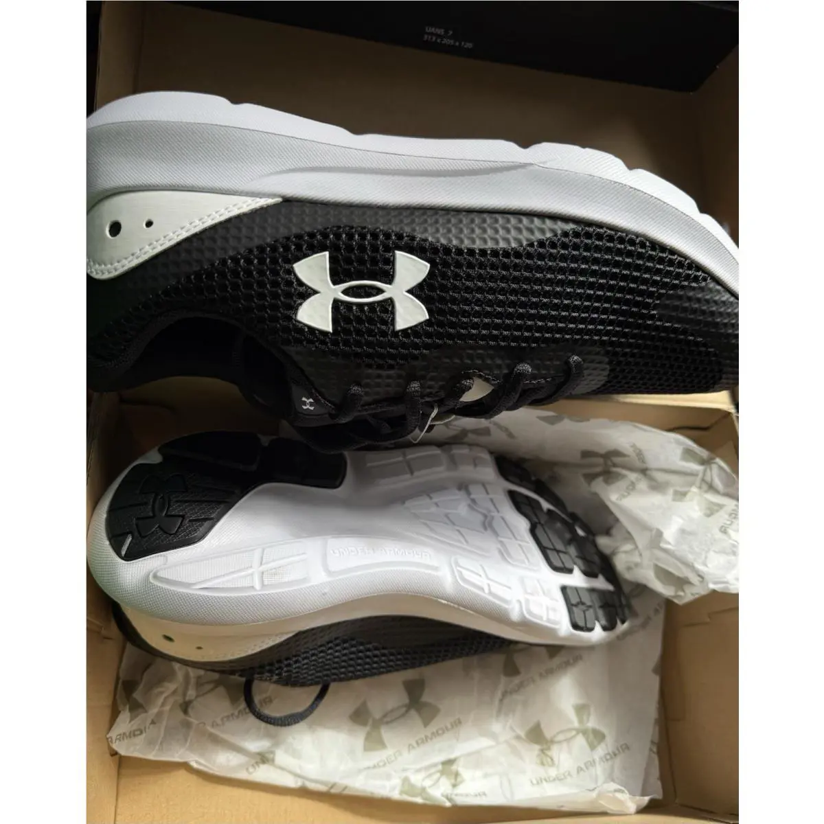 Under Armour shoes - Surge - Surge - Black 2
