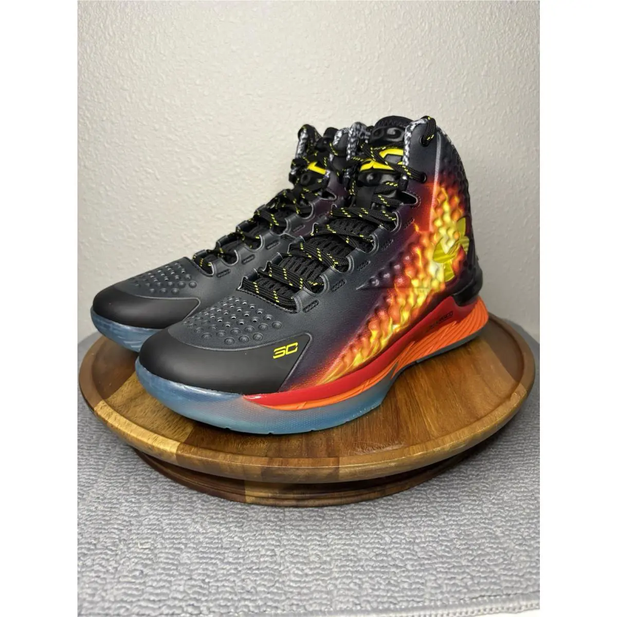 Under Armour shoes - Under Armour Curry 1 Retro - 3028138-001 - Black 1