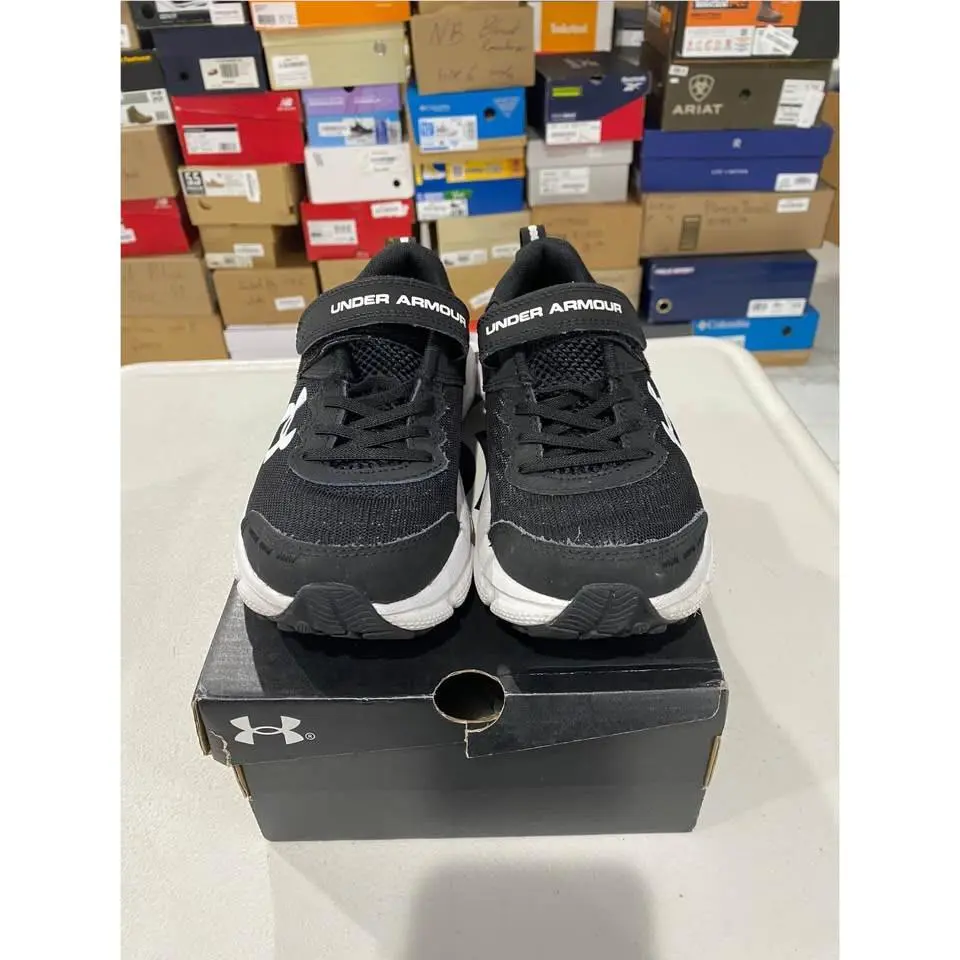 Under Armour shoes - Black 3