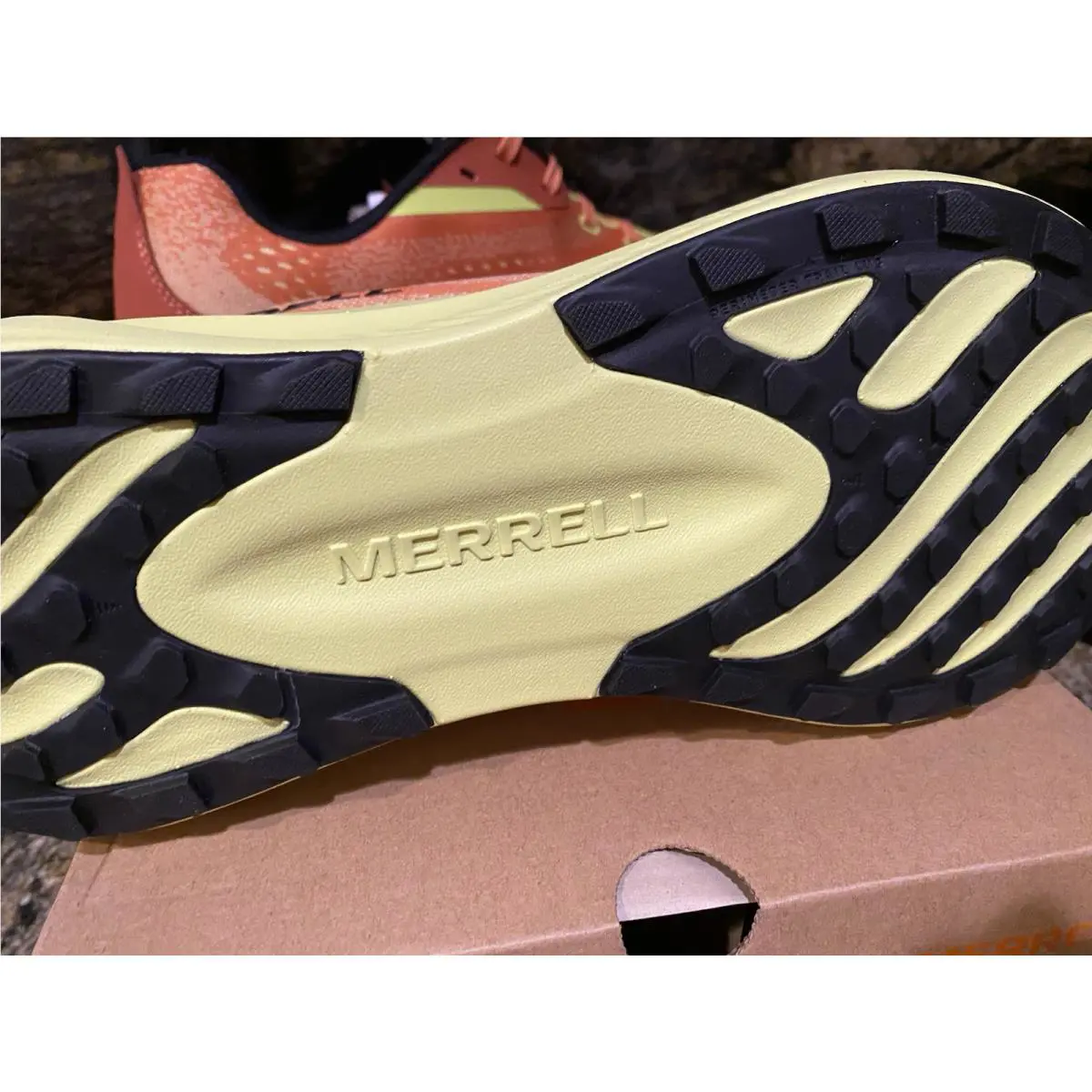Merrell shoes - Melon/Hiviz 2