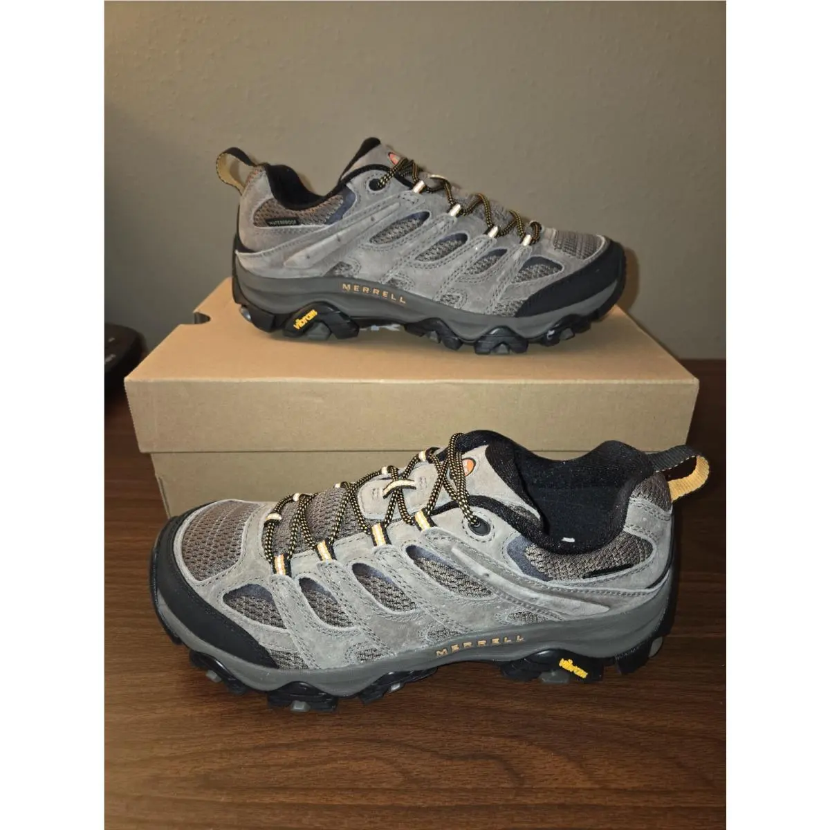 Merrell Moab 3 Waterproof Hiking Shoe Men`s EU 42 US 8.5 Walnut J037989