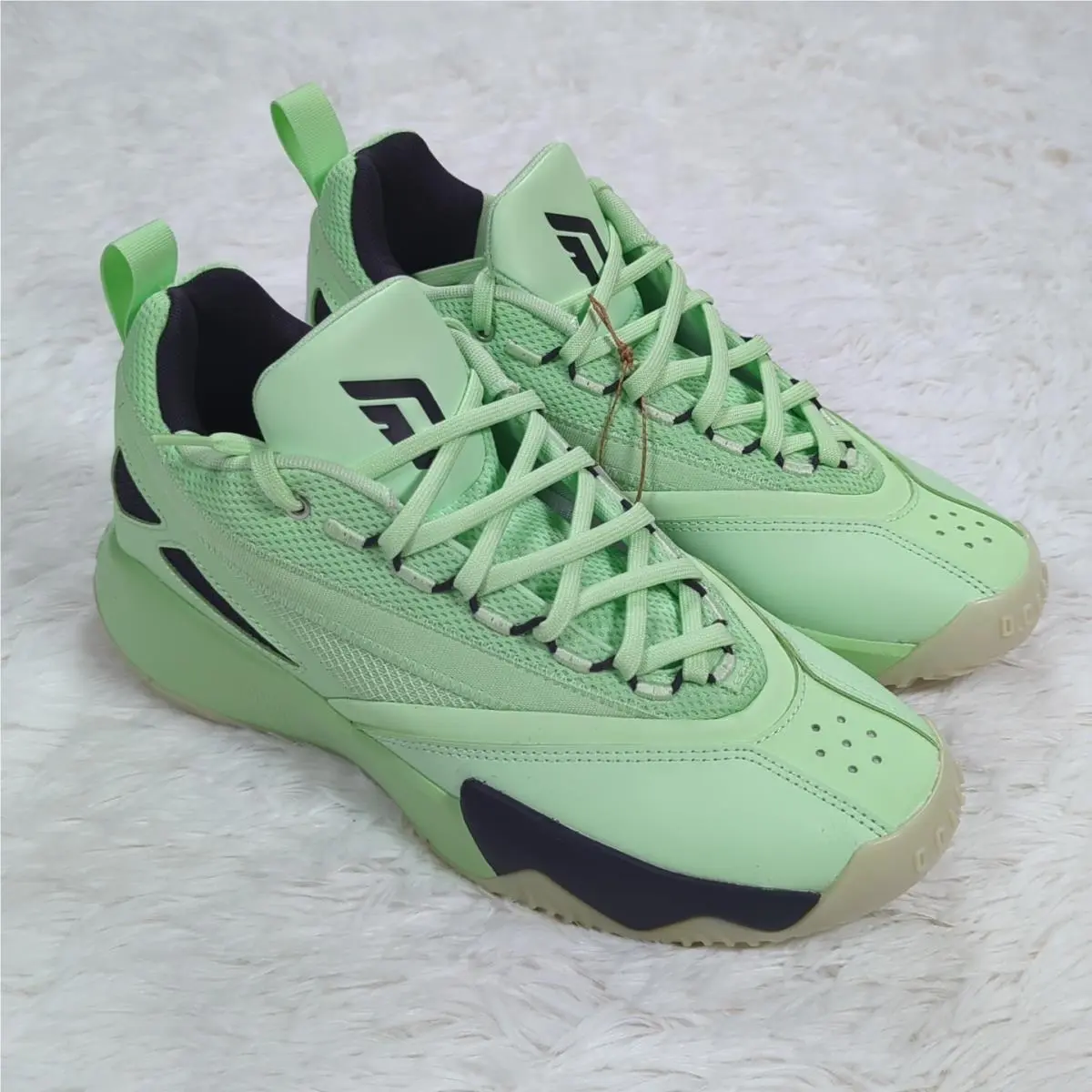 Men`s Adidas Dame Certified 2 Basketball Shoes Green Size 8.5 10 IE7790
