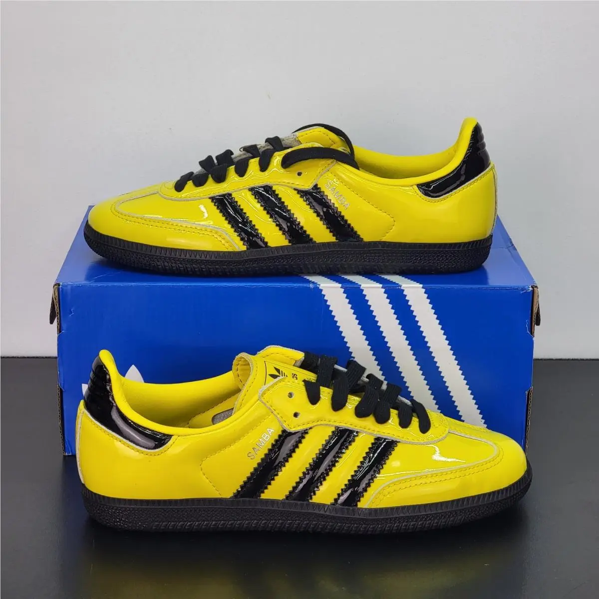 Adidas Samba OG Women`s Size 6.5 Athletic Shoes Yellow Black Casual Sneakers