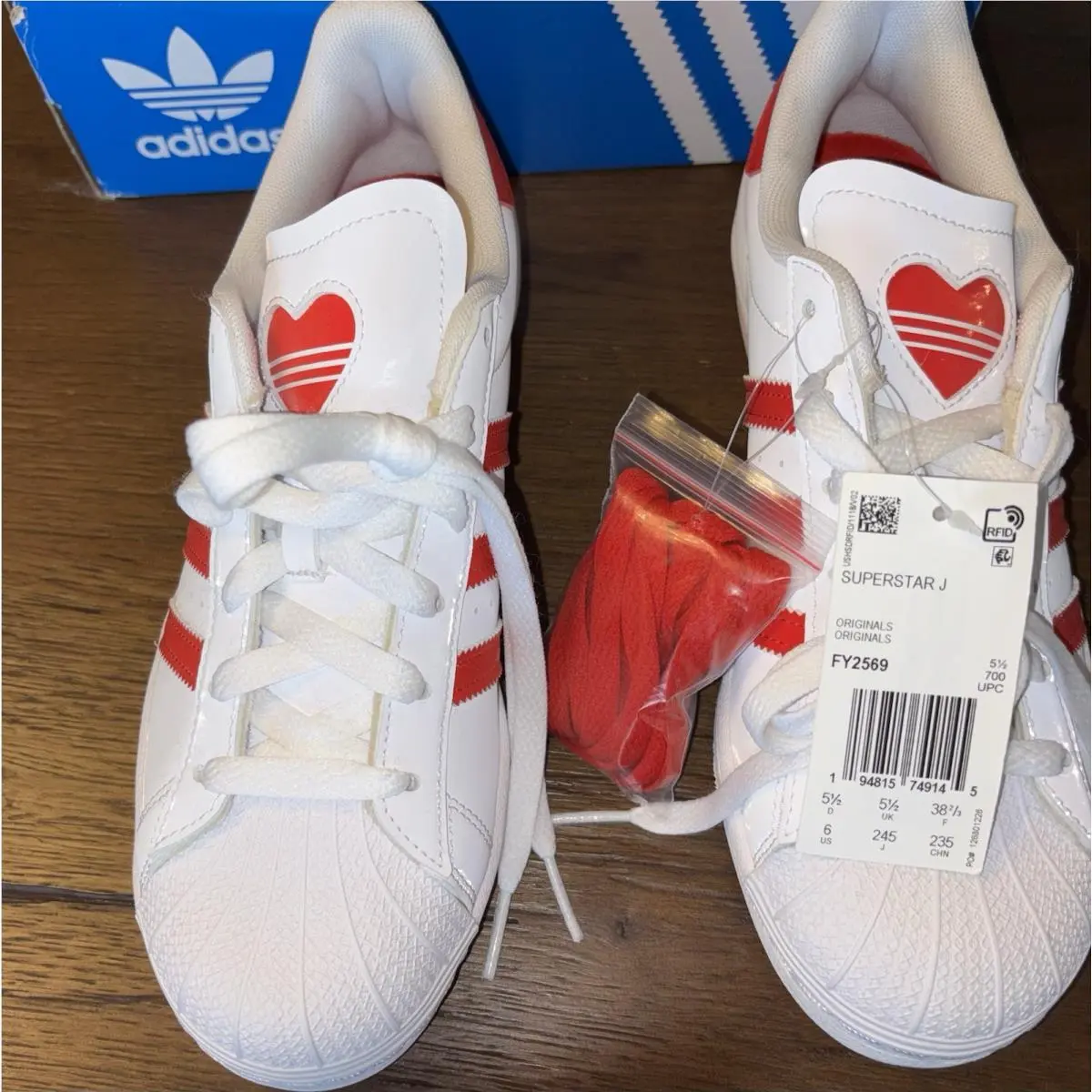 Adidas shoes - adidas Superstar - Superstar - HEARTS - White 5