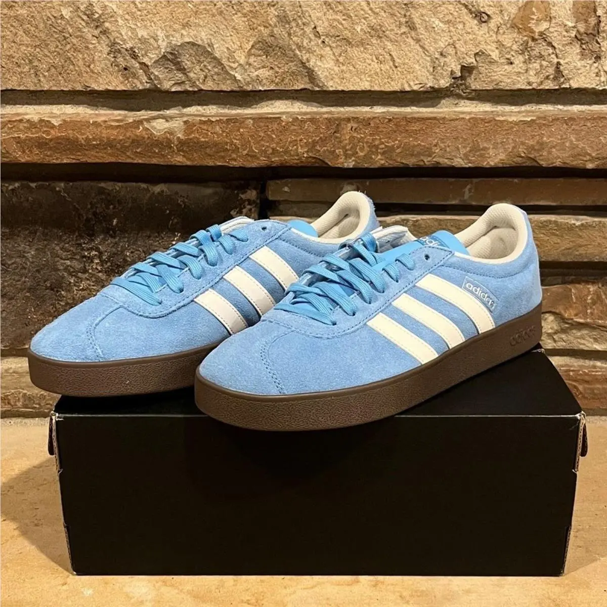Adidas Handball Spezial Light Blue Suede Sneaker Gum Sole
