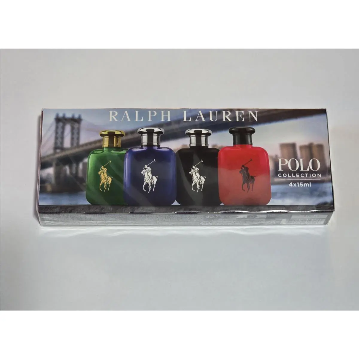 Ralph Lauren Polo Mini Cologne Gift Set For Men contains:4 Minis of 0.5 oz Each