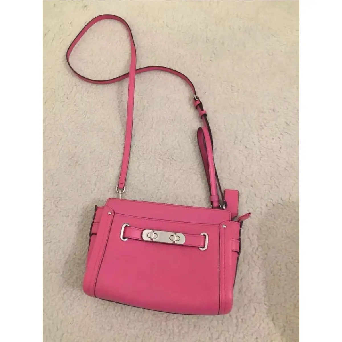 Coach Pink Leather Mini Crossbody Wristlet Bag Turnlock Zip Purse Style 53032