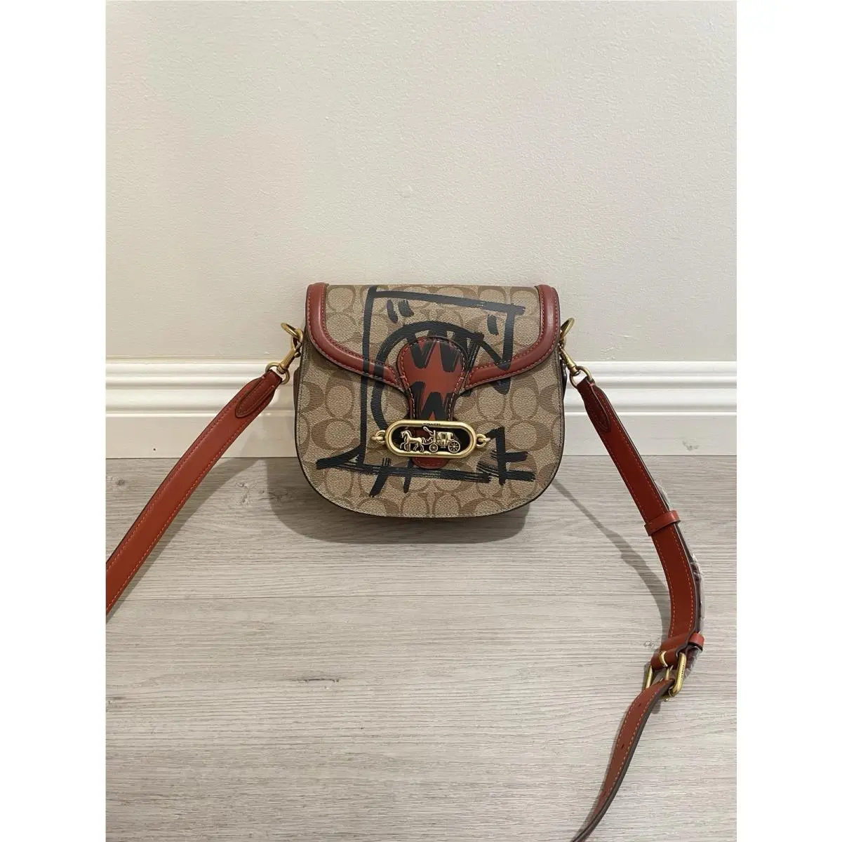 Coach Jade Style Saddle Crossbody Bag Art Print Canvas Brown Red Trim