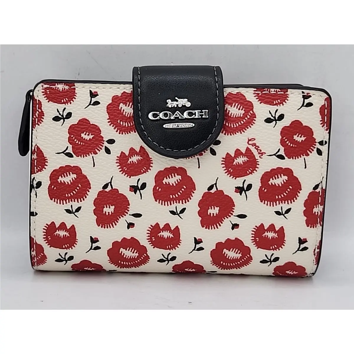 Coach Medium Corner Zip Wallet W/floral Print Silver/chalk/black CB038