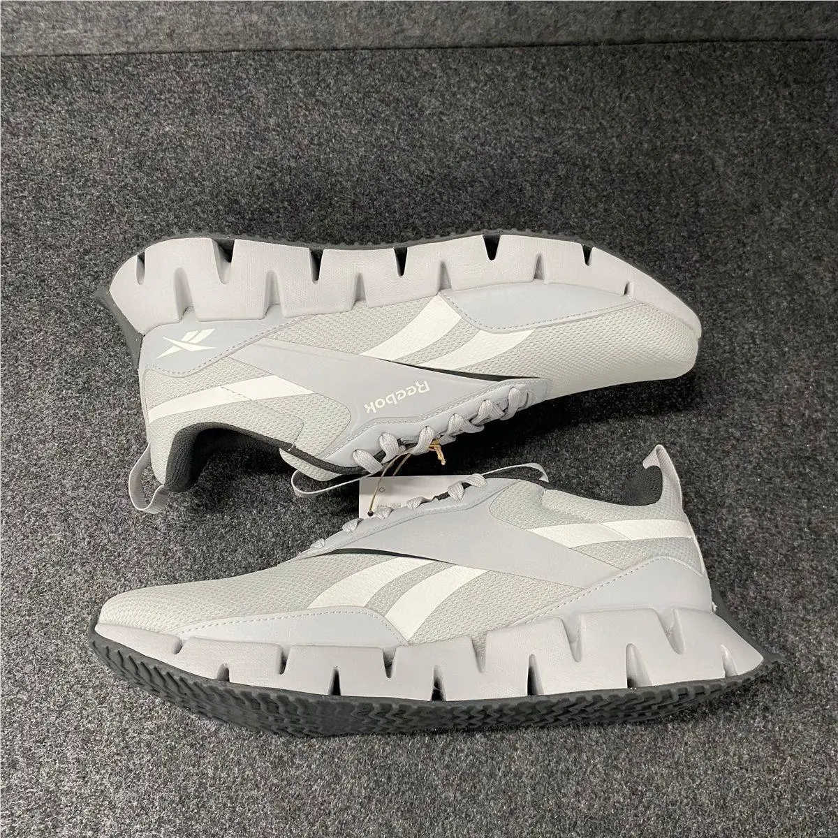 Reebok shoes - VS176915 - vs-176915 - Gray (UPC: 197225841997) 1