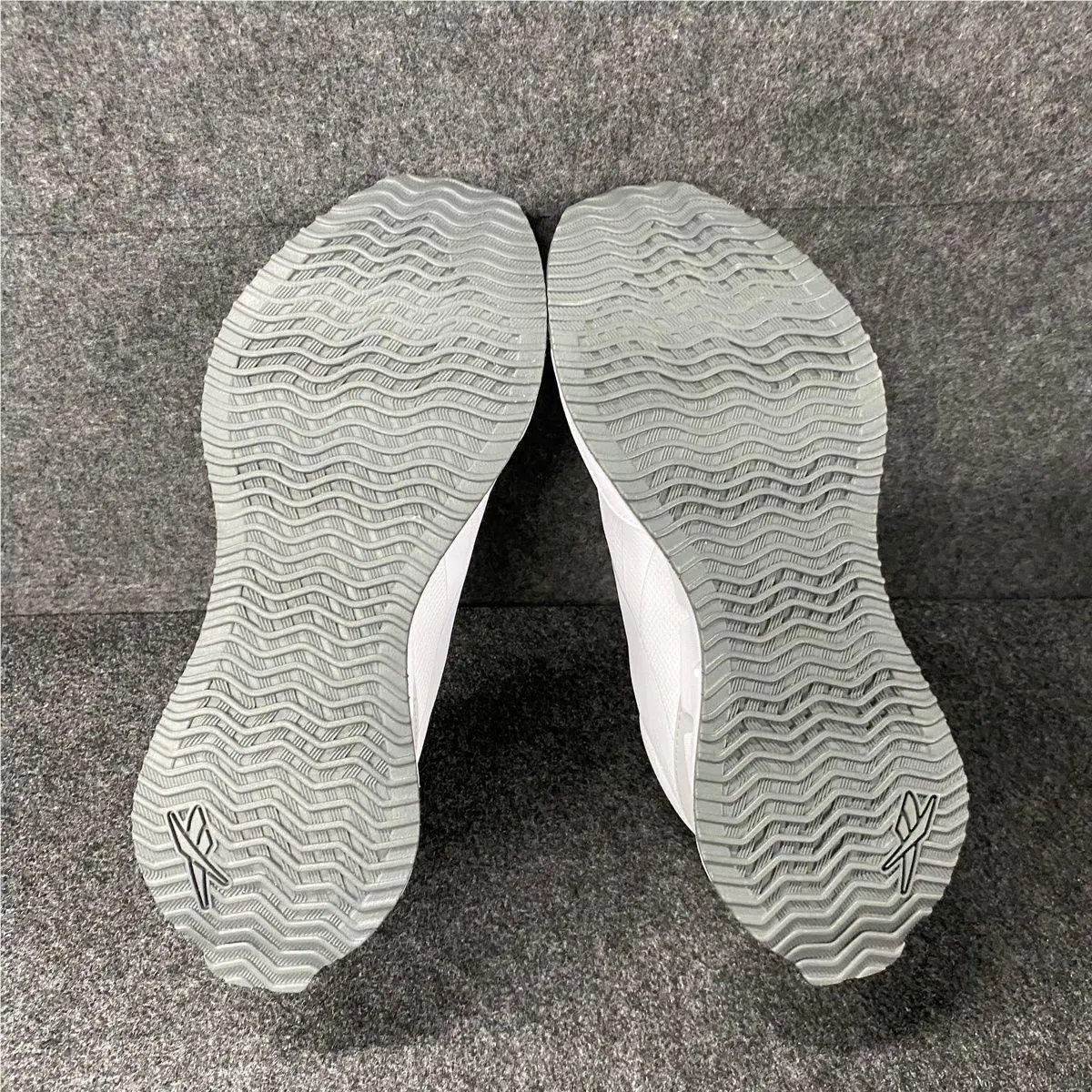 Reebok shoes - VS176919 - vs-176919 - Gray (UPC: 197225841799) 3