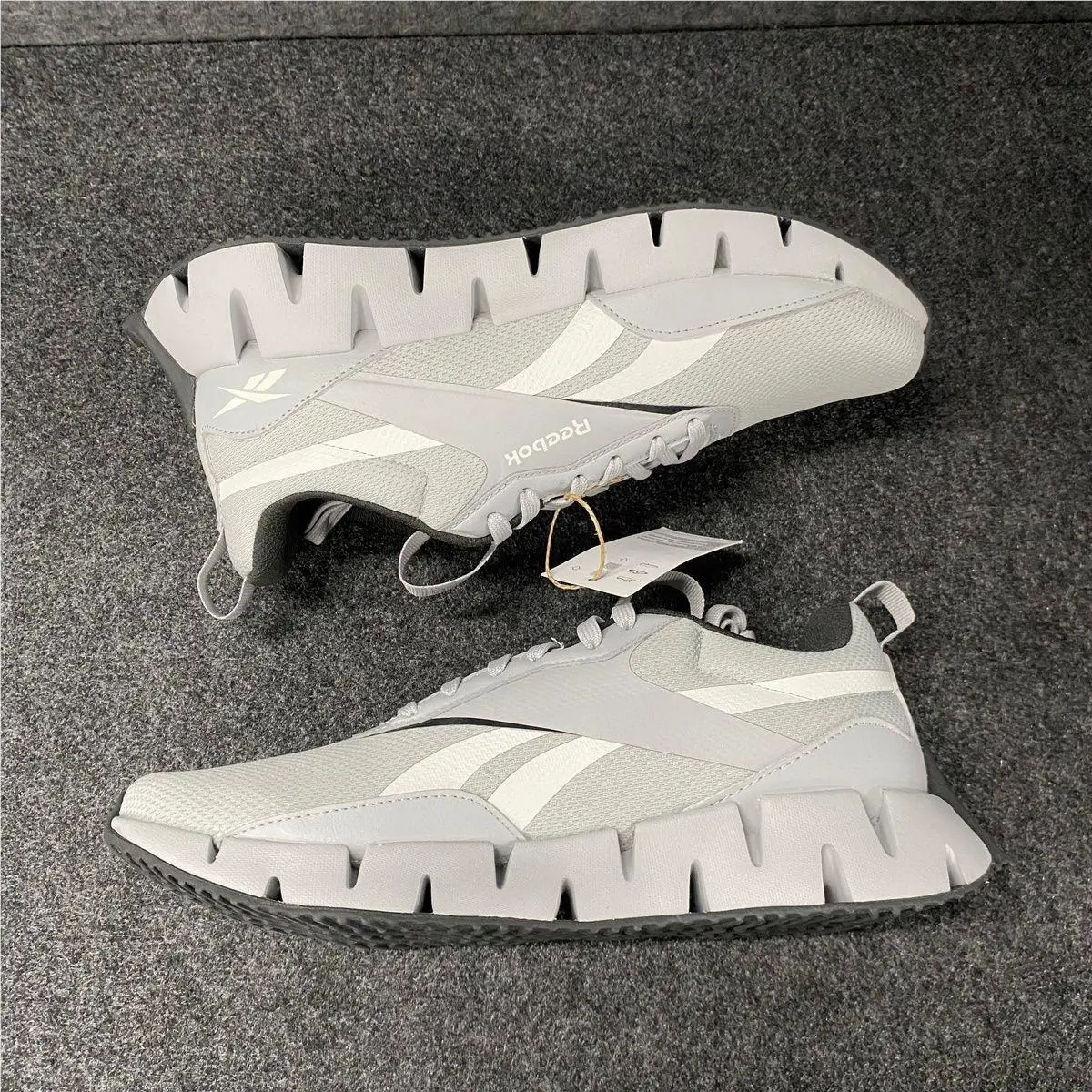 Reebok shoes - VS176913 - vs-176913 - Gray (UPC: 197225841973) 2
