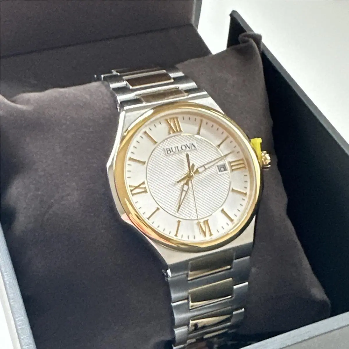 Bulova Men`s Classic Date Indicator Quartz Silver Watch 41MM 98B440