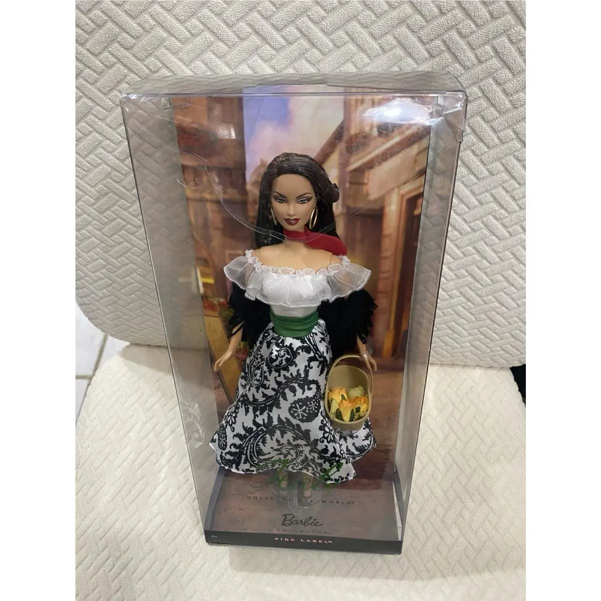 Barbie Dolls Of The World Italy Pink Label. Damaged