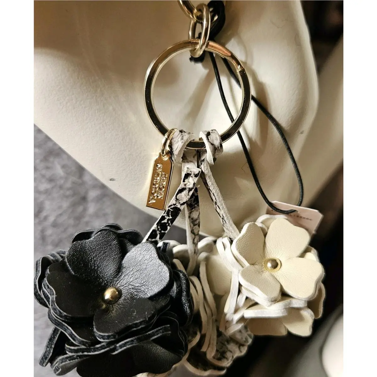 Victoria Secret Keyring Victorias Secret Black White Gray Python Flowers Key Chain Ring Bag ...