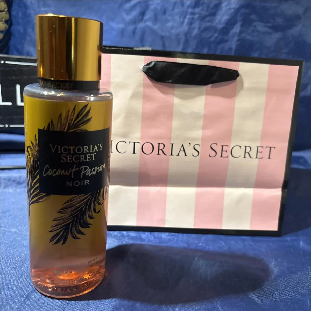Victoria`s Secret Coconut Passion Noir Fragrance Mist
