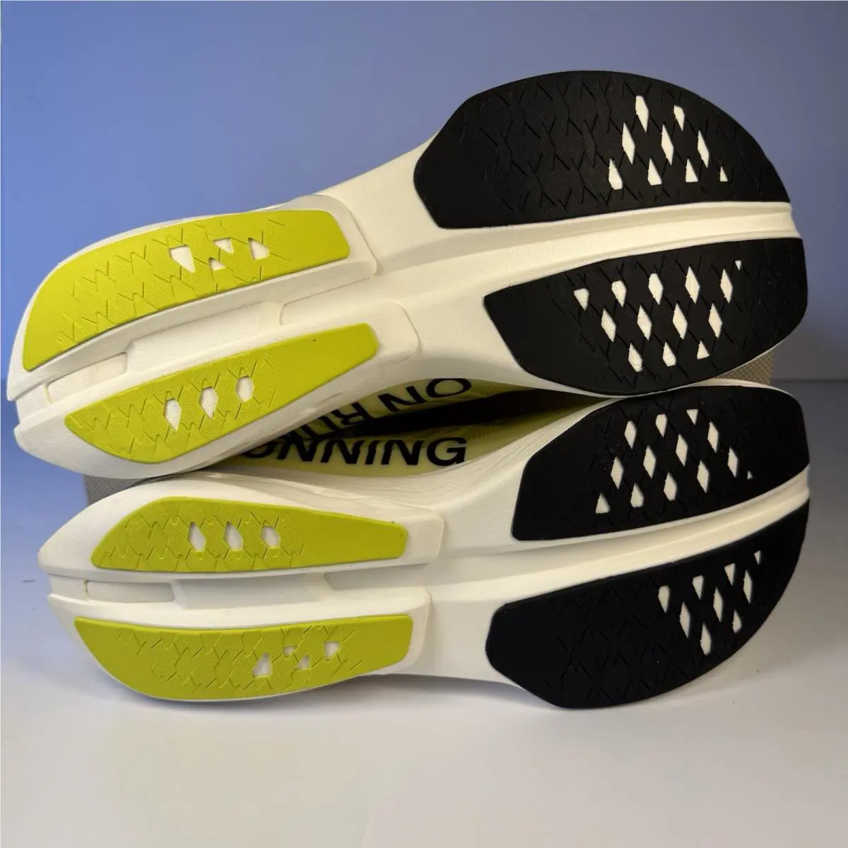 On-Running shoes - Cloudboom Strike - Cloudboom Strike - 3ME30483331 - Limelight / Wolf (Yellow / Gray / Black) 5