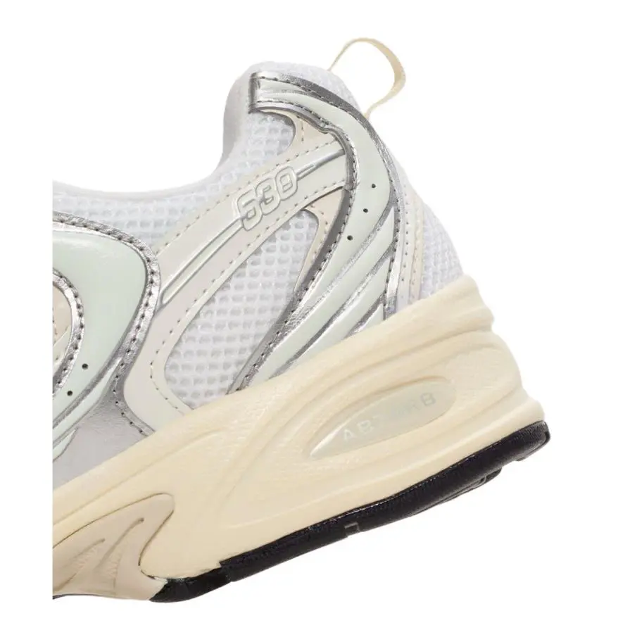 New Balance shoes - Silver Metallic/Linen 5