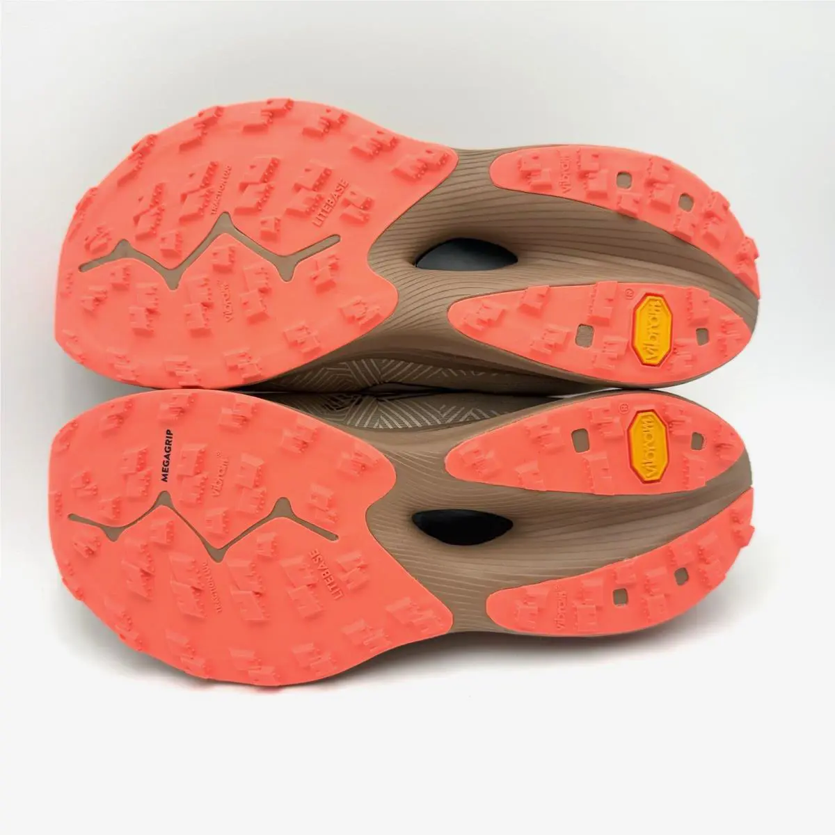 New Balance shoes - New Balance FuelCell SuperComp - FuelCell SuperComp - MTTRXUR1 - Beige 26