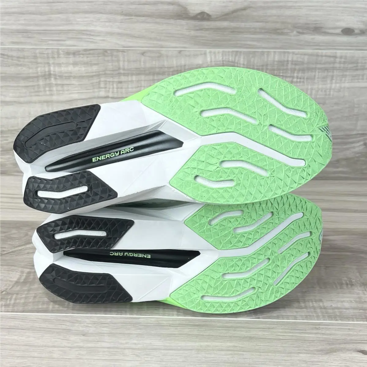 New Balance shoes - New Balance FuelCell SuperComp Trainer v3 - MRCXCG4 - Green 5