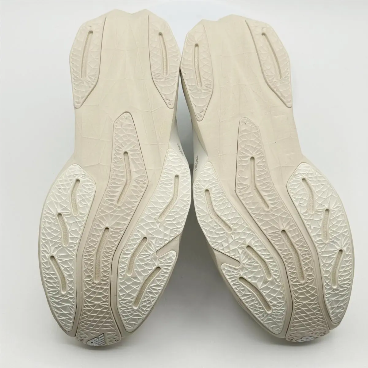 New Balance shoes - FuelCell Rebel v4 - FuelCell Rebel - MFCXLJ4 - White (UPC: 197375646510) 3