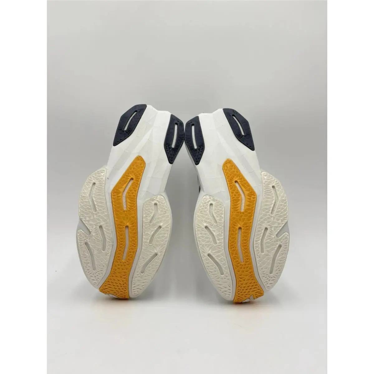 New Balance shoes - New Balance FuelCell Rebel - FuelCell Rebel - WFCXCM4 - White 3