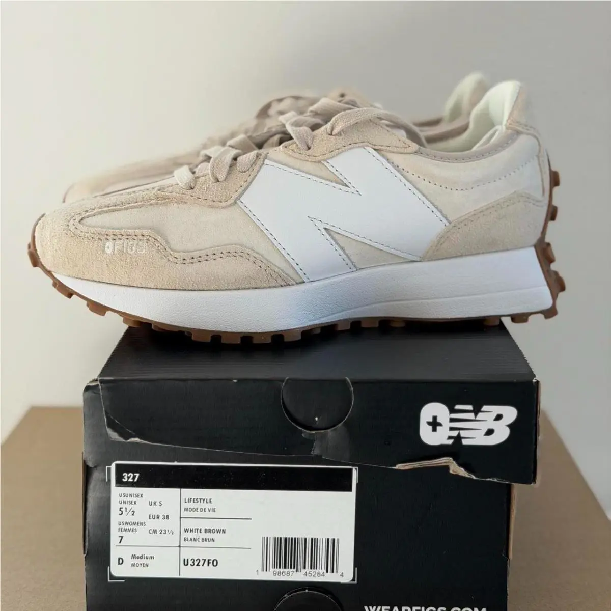 New Balance shoes - Cream 10