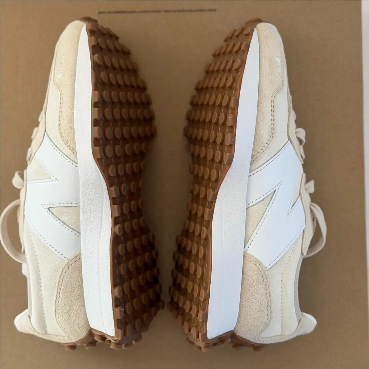 New Balance shoes - Cream 4
