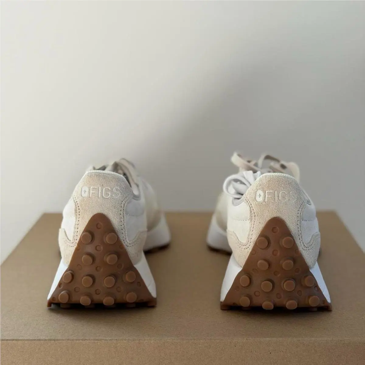 New Balance shoes - Cream 5