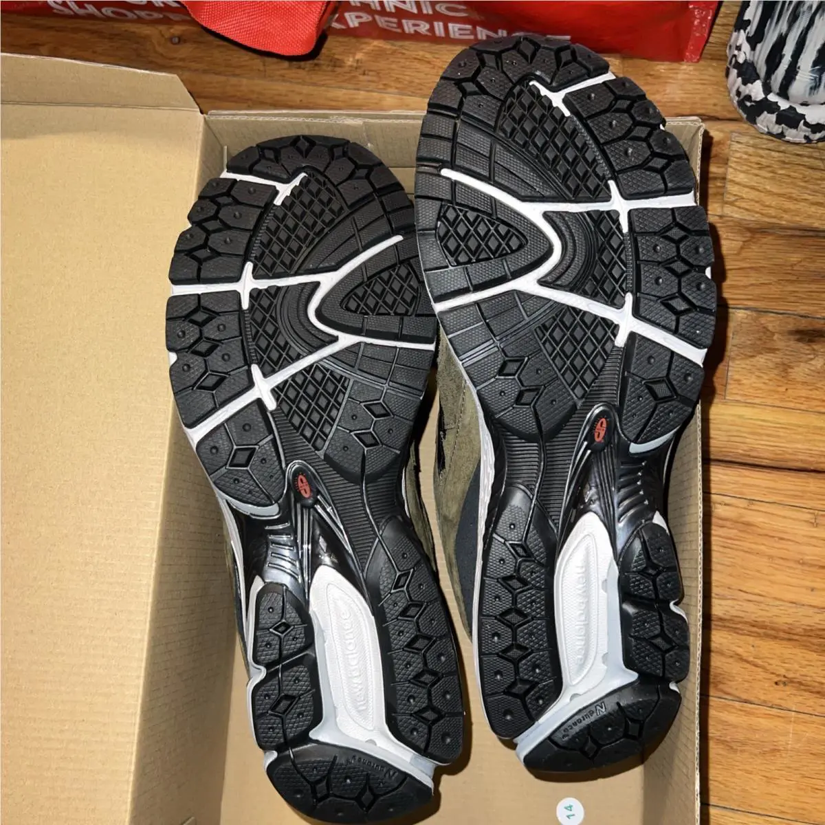 New Balance shoes - New Balance 2002 - Brown Black 9
