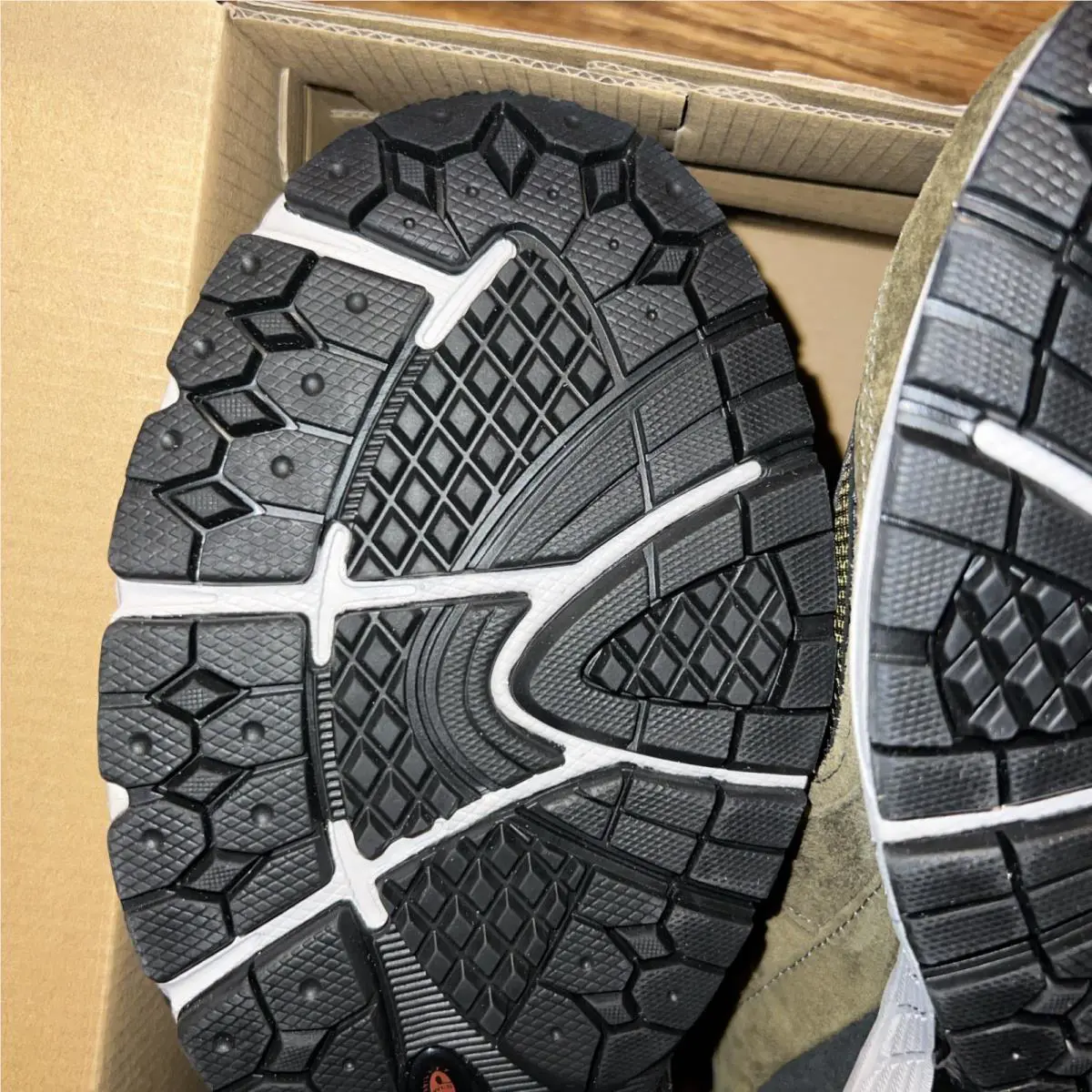 New Balance shoes - New Balance 2002 - Brown Black 11