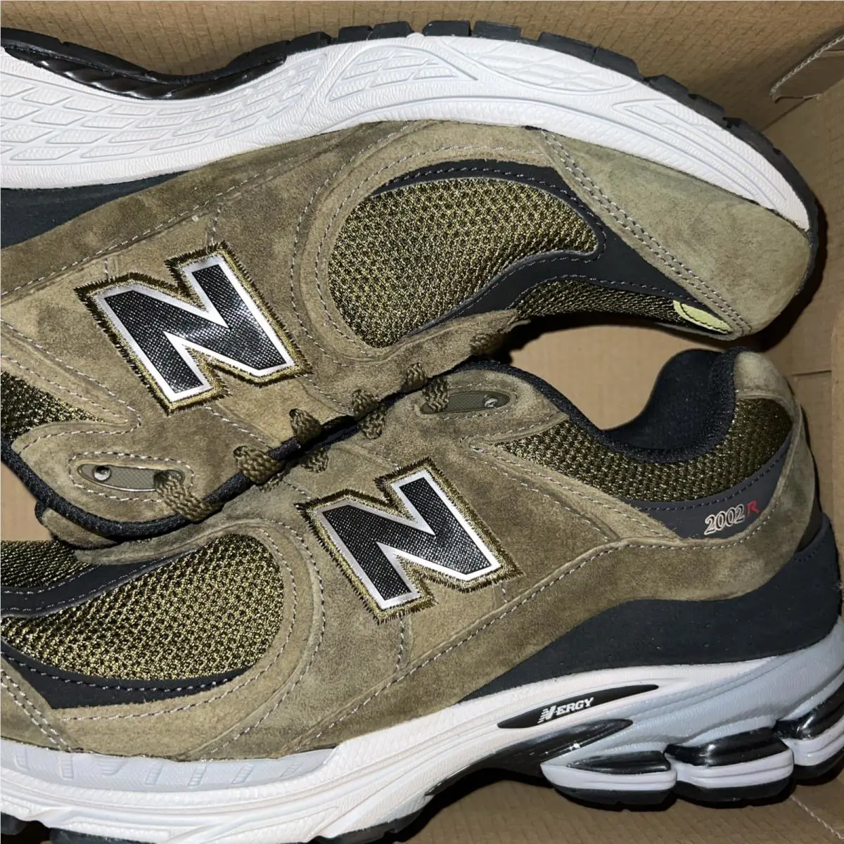 New Balance shoes - New Balance 2002 - Brown Black 1