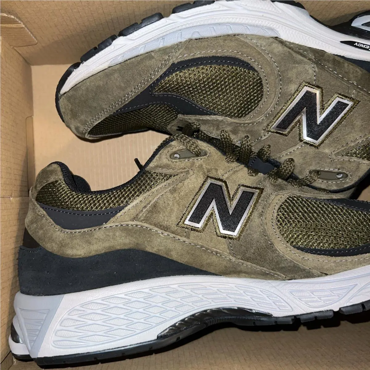 New Balance shoes - New Balance 2002 - Brown Black 3