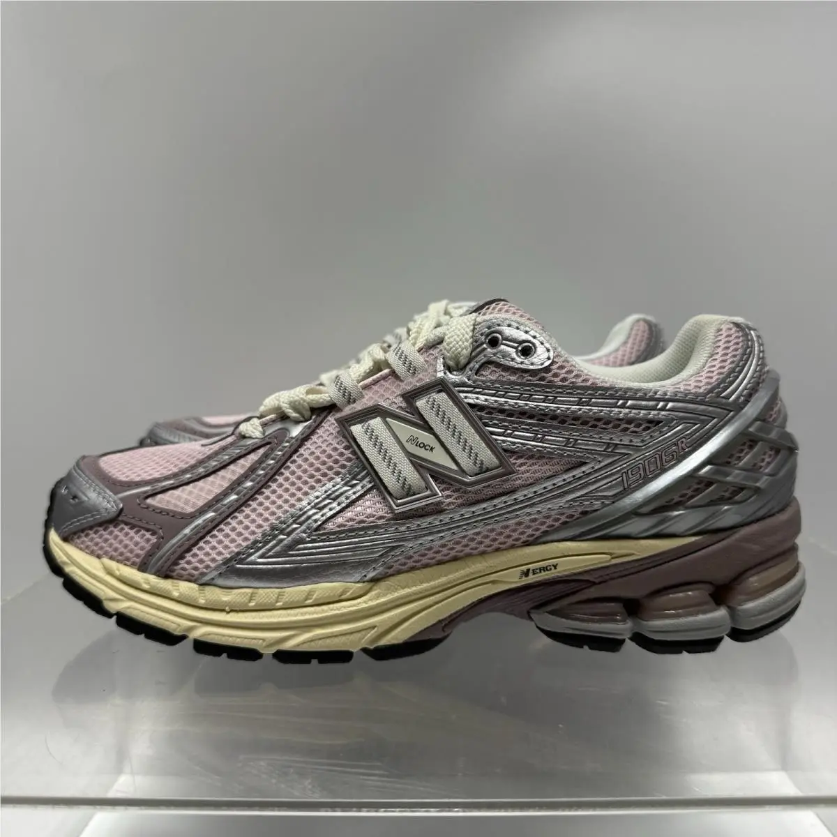 New Balance 1906R Pastel Rose Pink Grey U1906RNF Women’s Size 6.5 D
