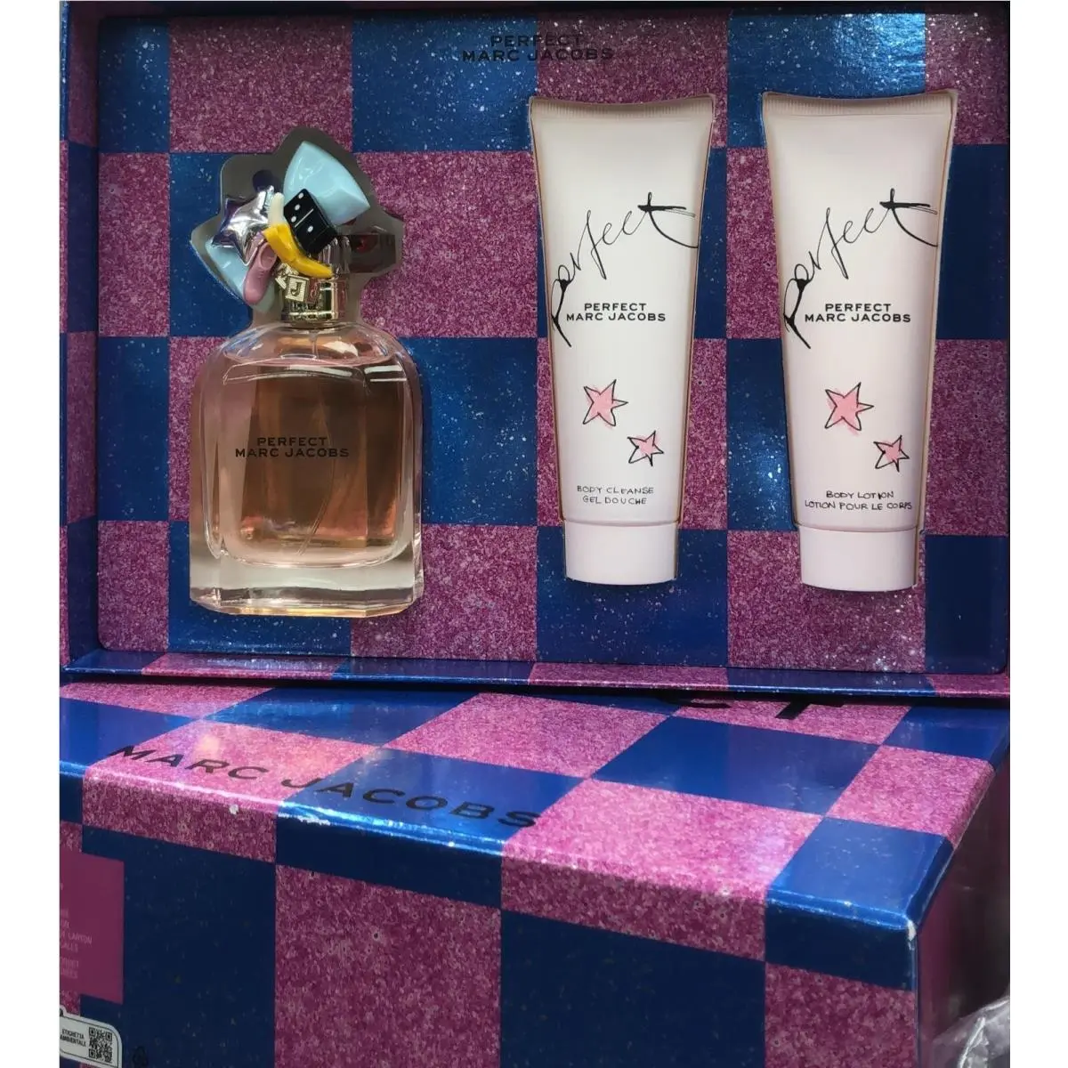 Marc Jacobs Perfect 3 PC Gift Set with 3.4 oz Edp and 2.5 oz BC and BL