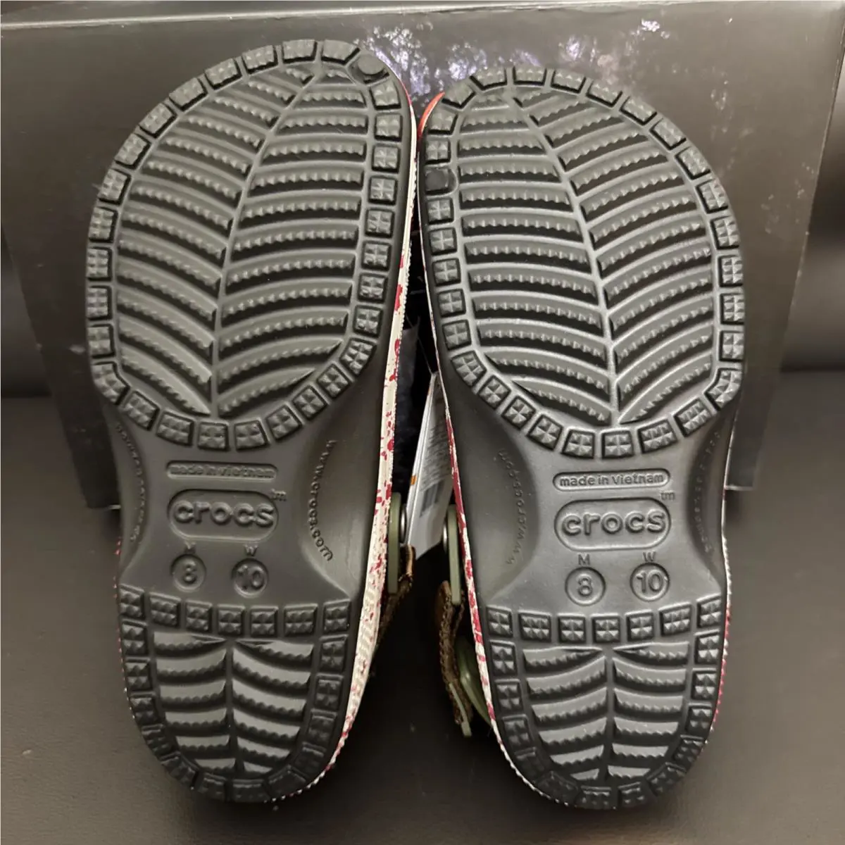Crocs shoes - Crocs Classic - Classic - Red (UPC: 0198445266928) 7