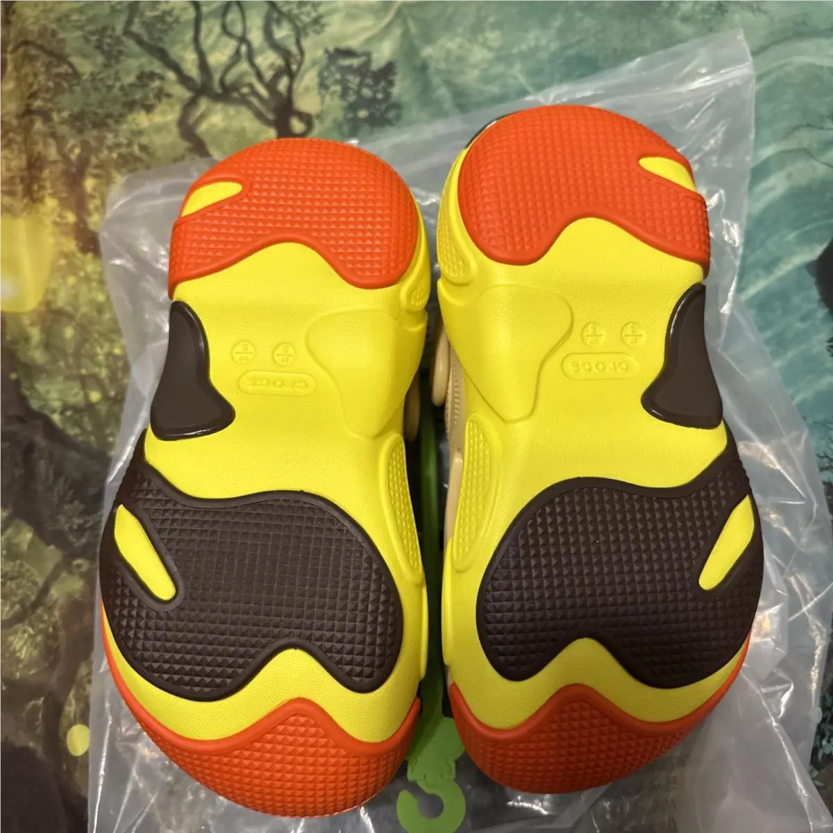 Crocs shoes - CROCS Bubble Crush Clog - Bubble Crush Clog - Sesame 3