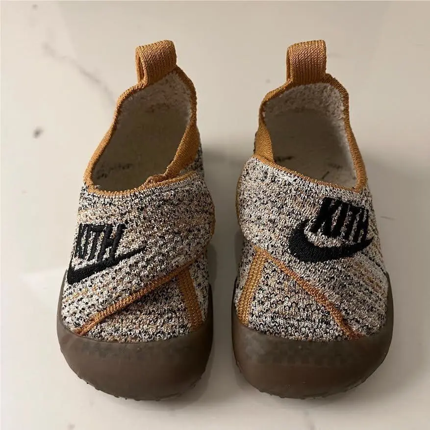 Nike shoes - Nike Swoosh 1 - Swoosh - IM6046-100 - Brown 0