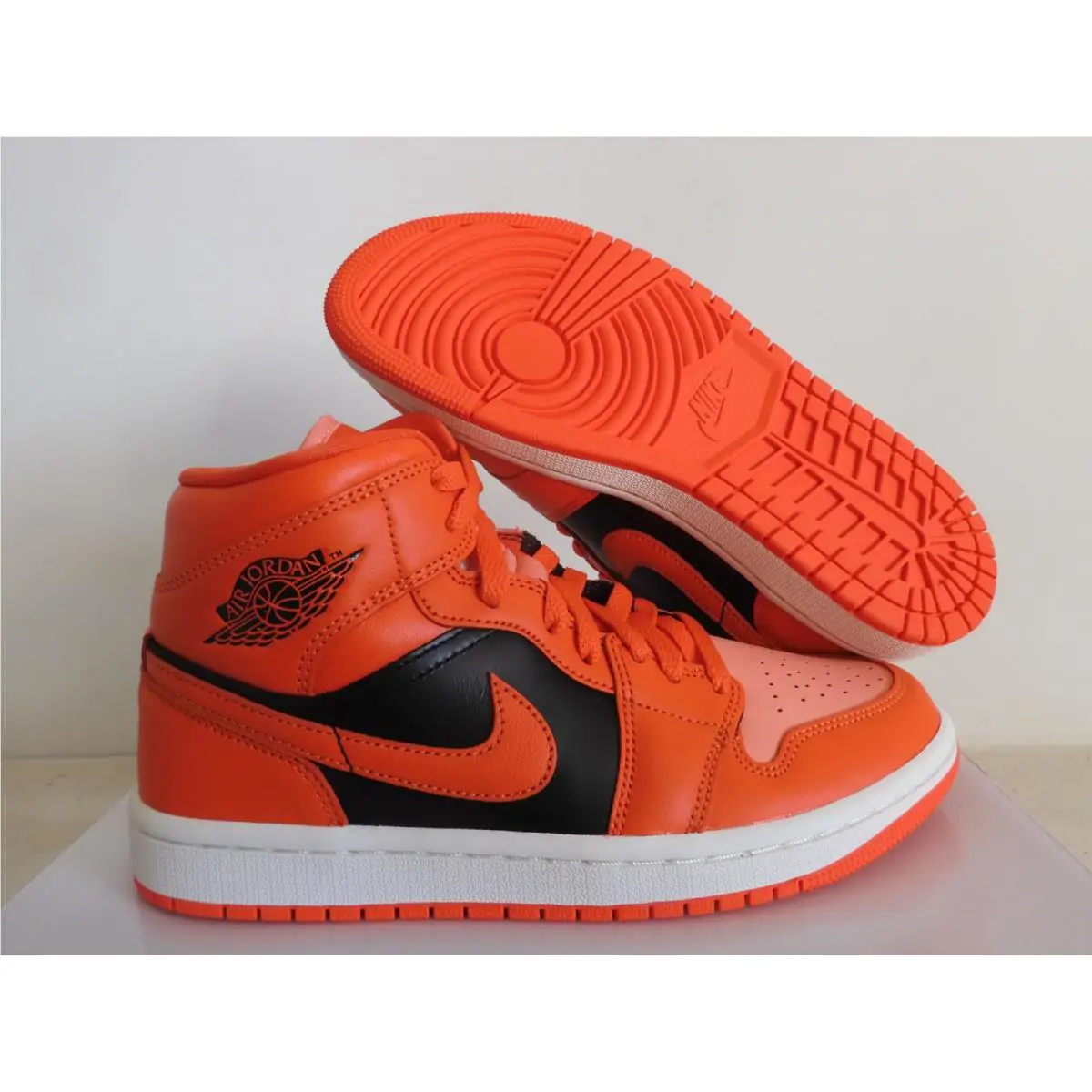 Nike shoes - Air Jordan 1 Mid SE - DM3381-600 - Orange 7