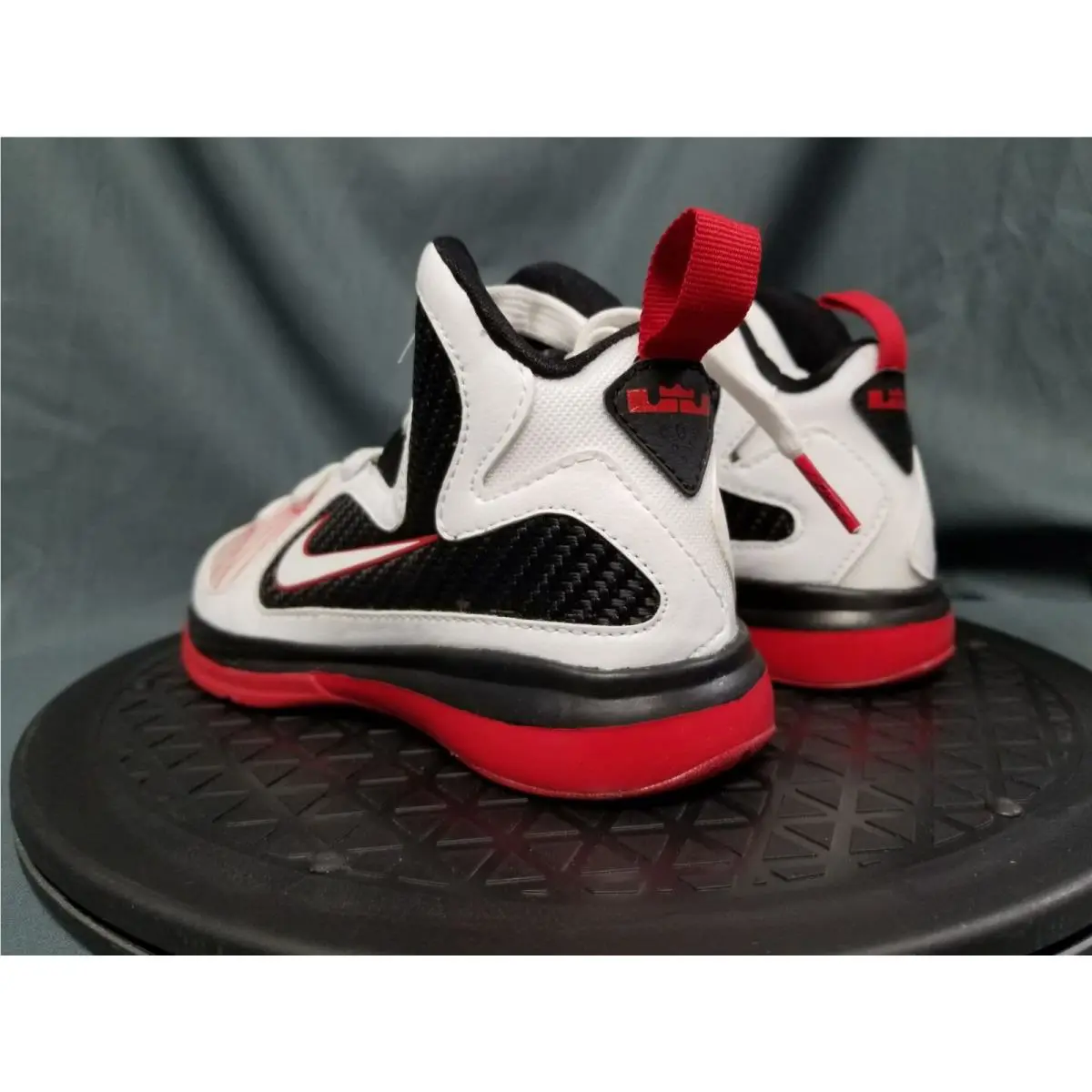 Nike shoes - Nike LeBron 9 - LeBron - 472665 100 - White (UPC: 886061080850) 4