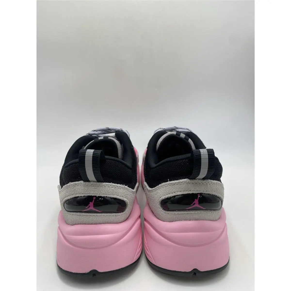 Nike shoes - Jordan Trunner - Trunner - 198488615035 - Wolf Grey/Pink Blast (UPC: 198488585581) 4